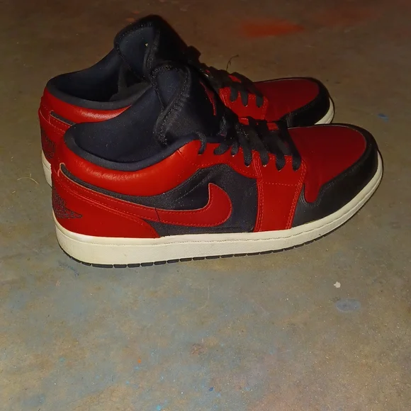 Retro Jordan 1s low's - Picture 2 of 9